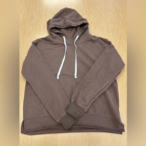 AEMI + Co Clara Hoodie Women’s Pullover Sweatshirt distressed